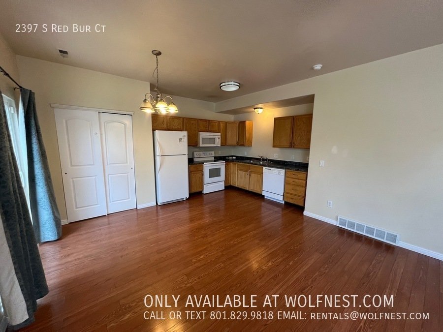 Lovely 3 Bed West Valley Townhome! No Deposit Option! property image