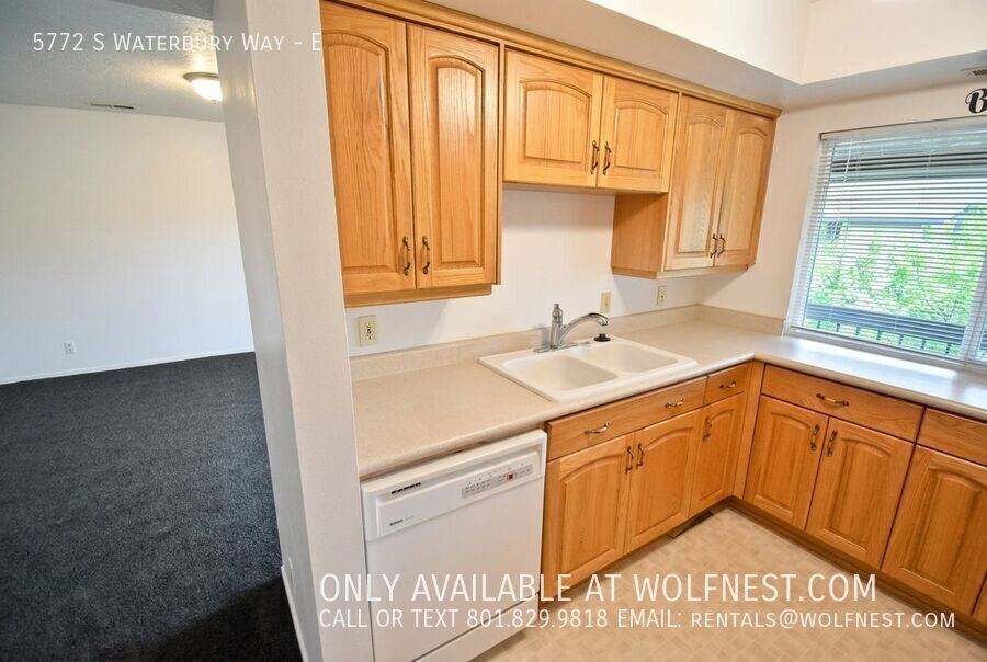 NO DEPOSIT OPTION AVAILABLE! $650 Off 1st Month's Rent! property image