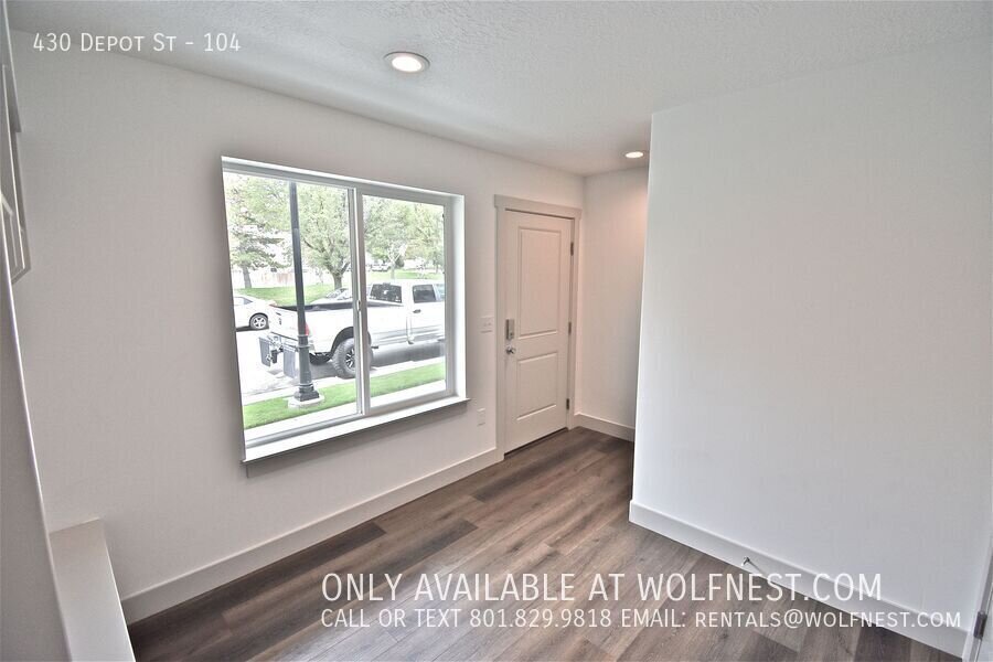 NO DEPOSIT OPTION AVAILABLE! $350 Off 1st Month's Rent! property image