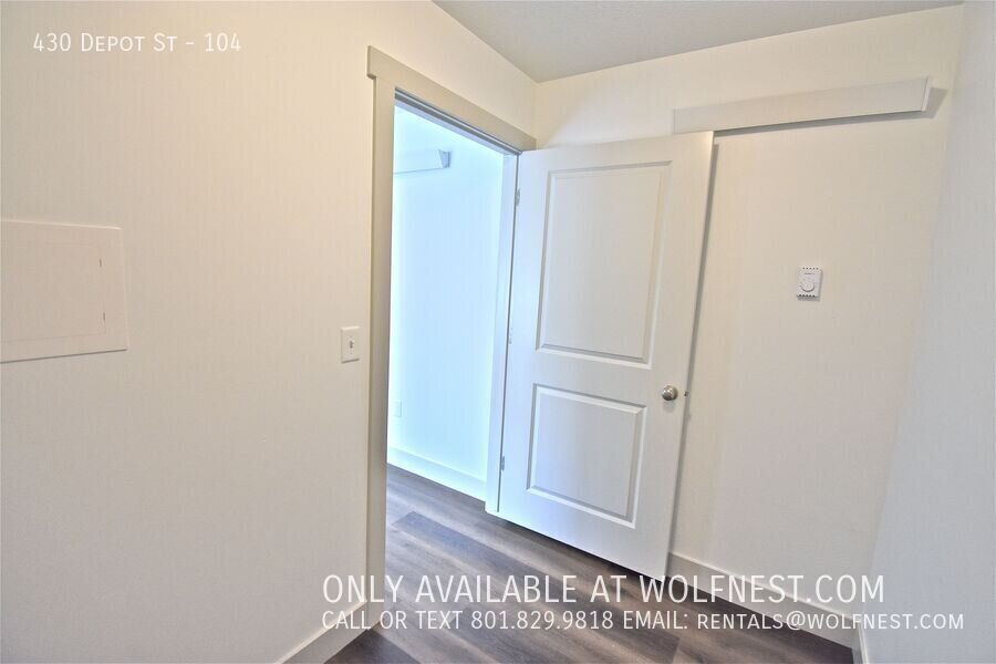 NO DEPOSIT OPTION AVAILABLE! $350 Off 1st Month's Rent! property image