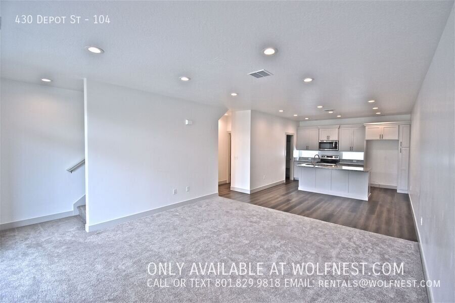 NO DEPOSIT OPTION AVAILABLE! $350 Off 1st Month's Rent! property image
