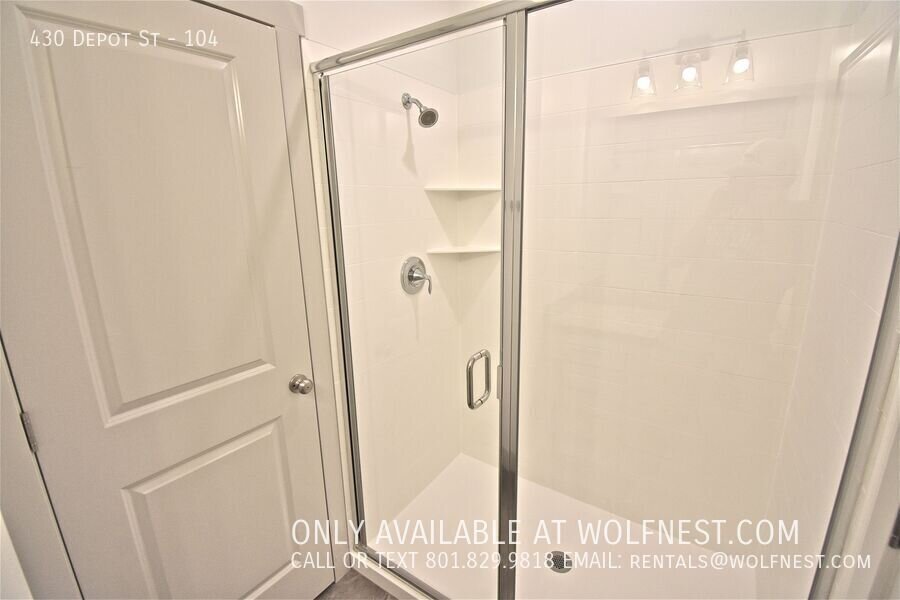 NO DEPOSIT OPTION AVAILABLE! $350 Off 1st Month's Rent! property image