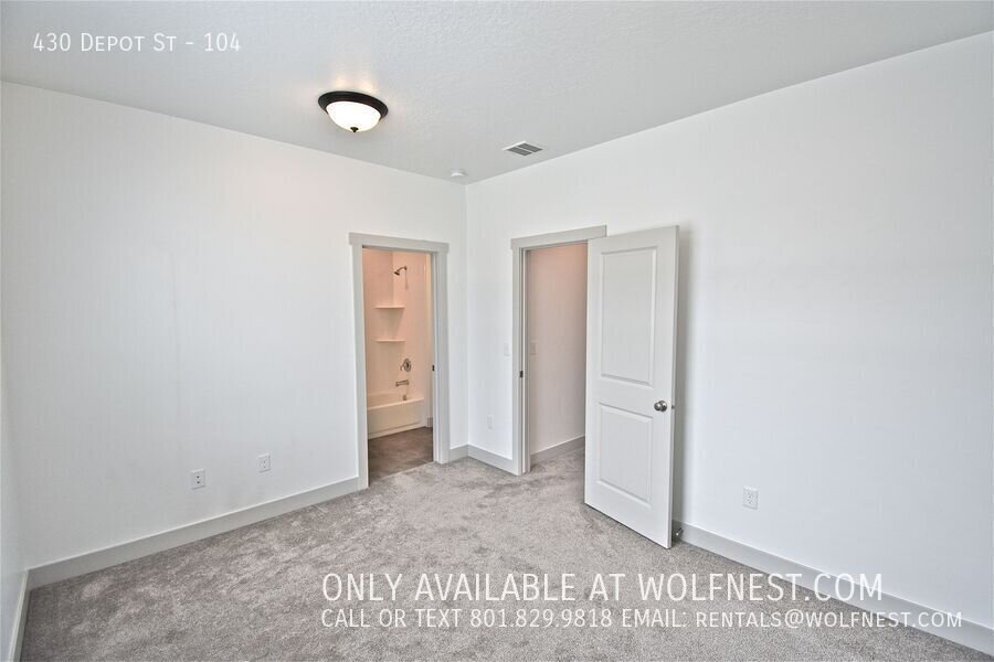 NO DEPOSIT OPTION AVAILABLE! $350 Off 1st Month's Rent! property image