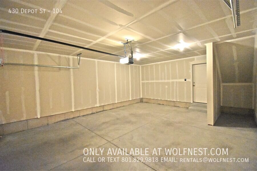 NO DEPOSIT OPTION AVAILABLE! $350 Off 1st Month's Rent! property image