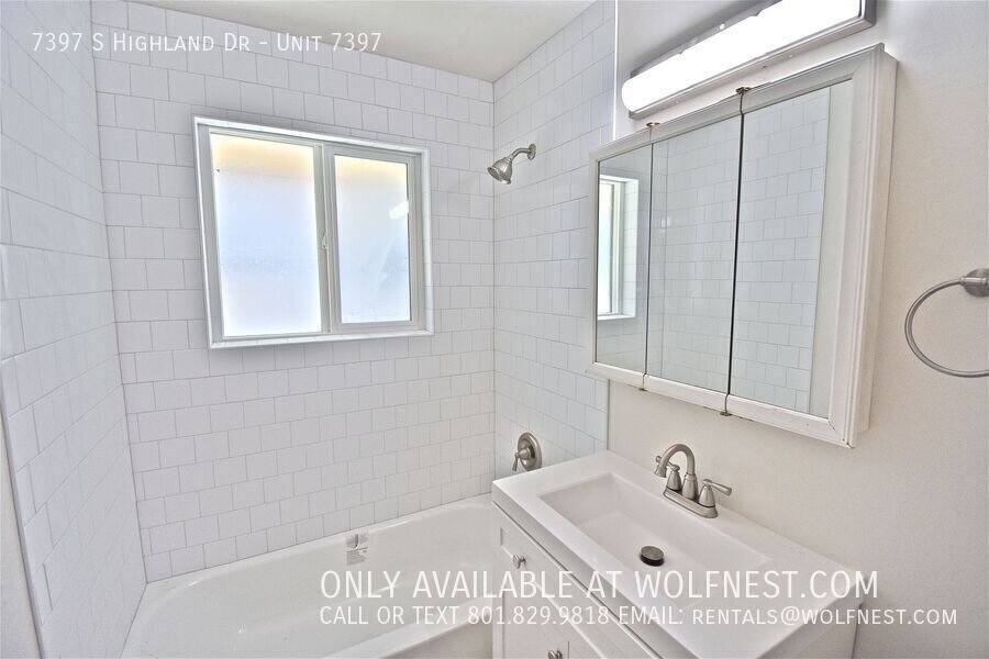 NO DEPOSIT OPTION AVAILABLE!! $350 Off 1st Month! Remodeled Unit! property image