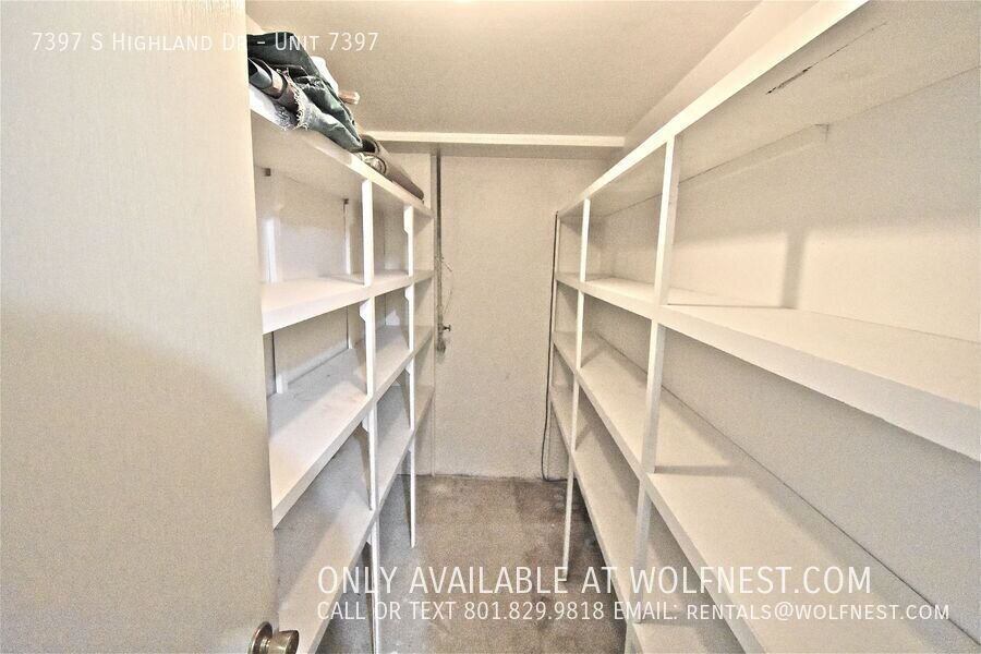 NO DEPOSIT OPTION AVAILABLE!! $350 Off 1st Month! Remodeled Unit! property image