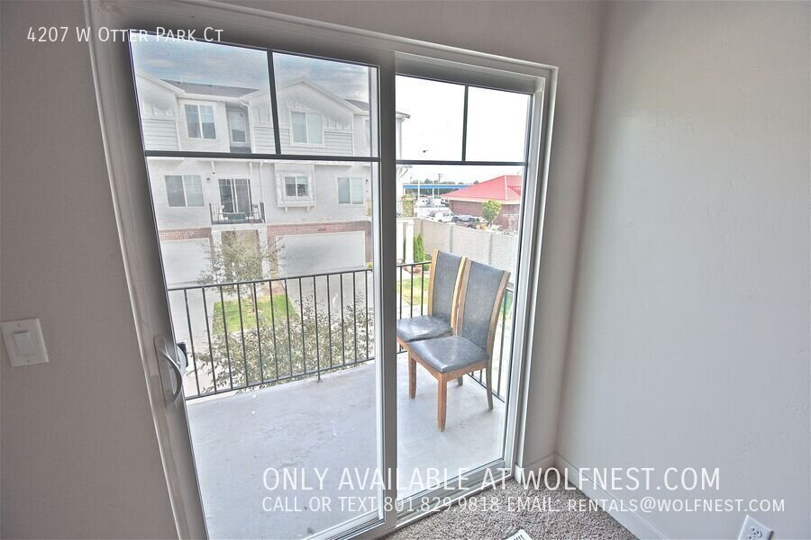 Stunning Riverton Townhome! NO DEPOSIT OPTION AVAILABLE! property image