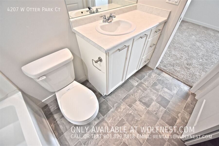 Stunning Riverton Townhome! NO DEPOSIT OPTION AVAILABLE! property image